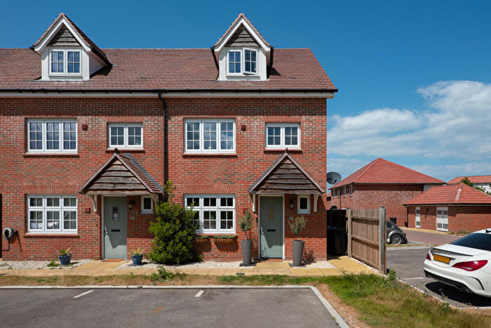 4 Bedroom End Of Terrace House For Sale In Bowes Drive, Herne Bay, Kent, CT6