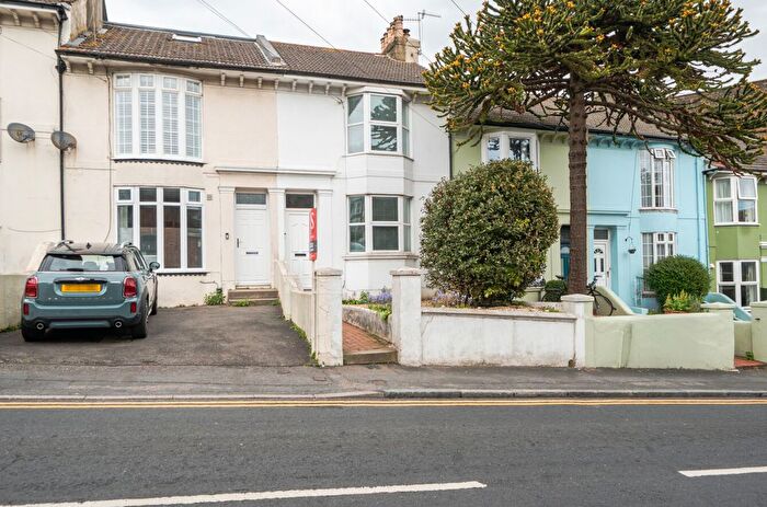3 Bedroom Detached House To Rent In Old Shoreham Road, Brighton, East Sussex, BN1