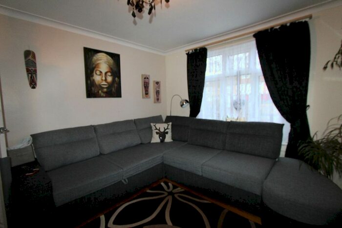 1 Bedroom Flat To Rent In Tottenhall Road, London, N13