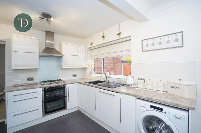 3 Bedroom Semi-Detached House For Sale In Walnut Grove, Whitby, Cheshire, CH66