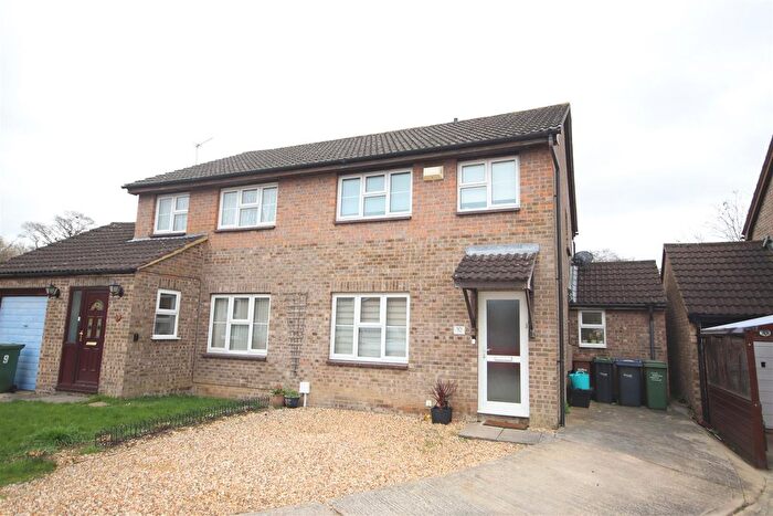 3 Bedroom Semi Detached House For Sale In Holland Close, Chippenham, SN15