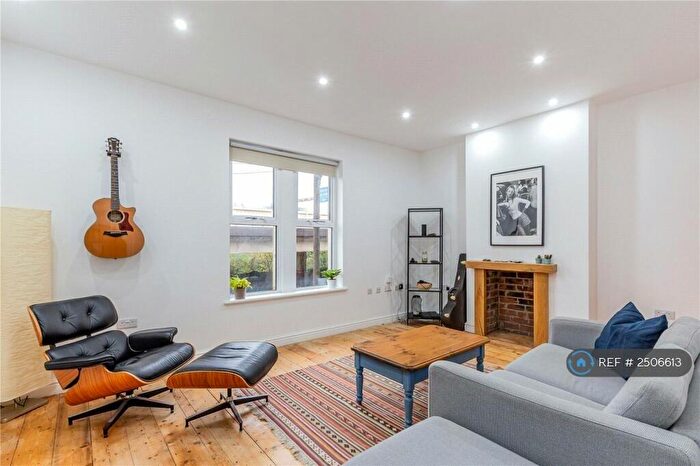 2 Bedroom Flat To Rent In Stapleton Road, Bristol, BS5