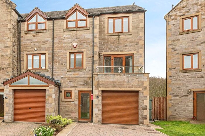 4 Bedroom Property For Sale In Victoria Mills, Holmfirth, HD9