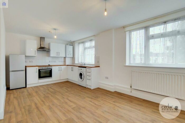 2 Bedroom Flat To Rent In Ashford Road, Cricklewood, NW2