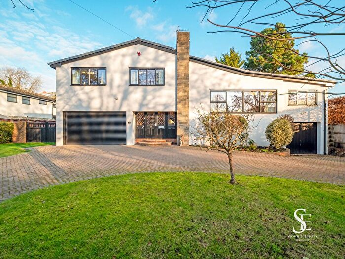 4 Bedroom Detached House For Sale In The Rushes, Maidenhead, SL6