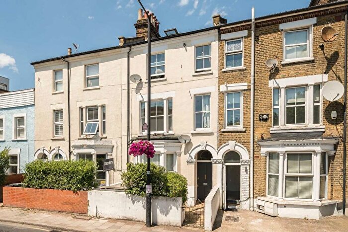 1 Bedroom Flat To Rent In Landor Road, London, SW9