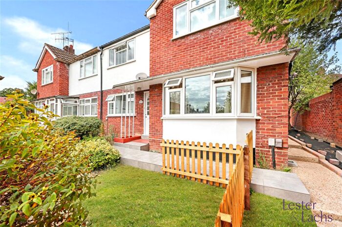 2 Bedroom Maisonette To Rent In Shrublands Close, Chigwell, Essex, IG7