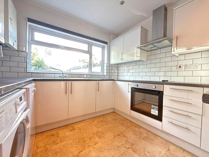 6 Bedroom Terraced House To Rent In Dogfield Street, Cathays, CF24