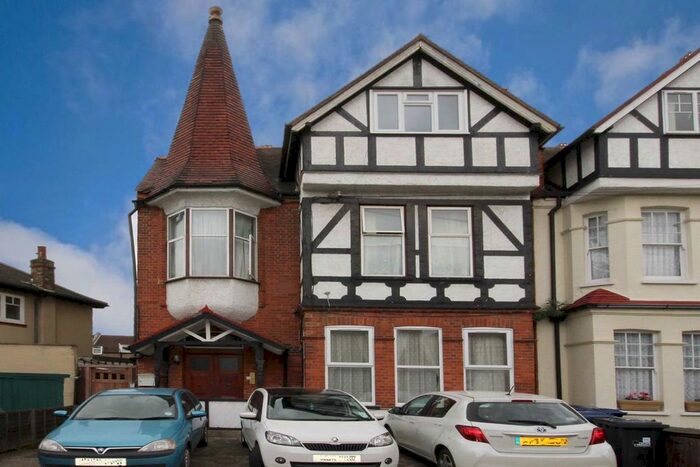 2 Bedroom Flat To Rent In Messaline Avenue, London, W3