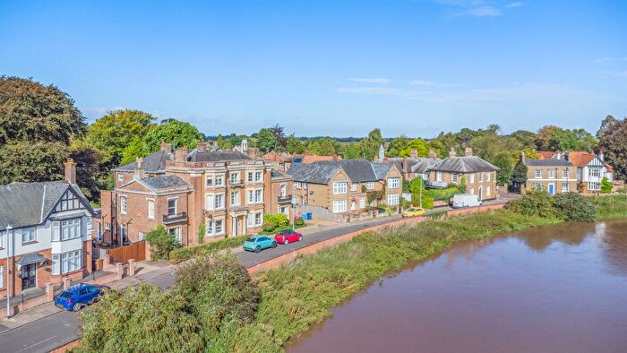 6 Bedroom Semi Detached House For Sale In North Brink, Wisbech, PE13