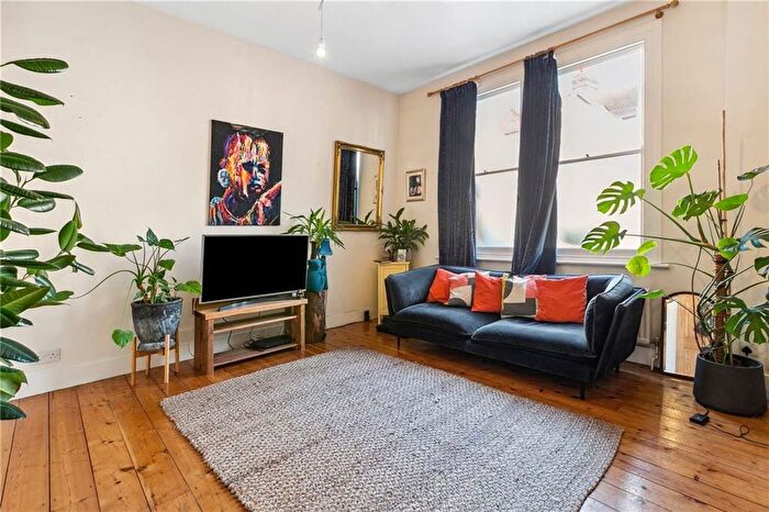 1 Bedroom Flat For Sale In Dagnan Road, Clapham South, SW12