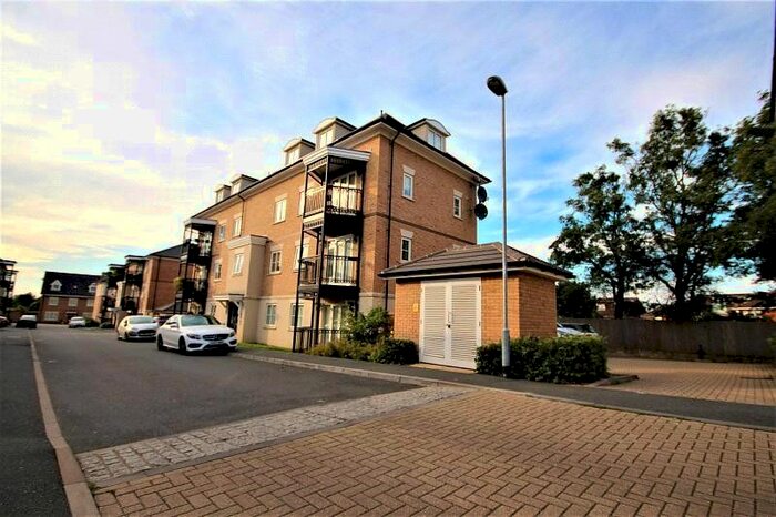 2 Bedroom Flat To Rent In Buckingham Road, Epping, CM16