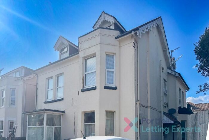 1 Bedroom Flat To Rent In Professional Couples! Council Tax Band A! - Modern Bedroom Flat With Off-Road Parking On Walpole Road, Boscombe., BH1