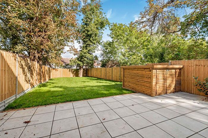 4 Bedroom Property To Rent In Apple Tree Grove, Pollards Hill North, SW16