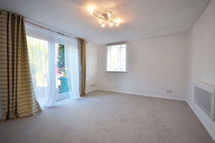 1 Bedroom Flat For Sale In Cheshire Close, Bognor Regis, PO21