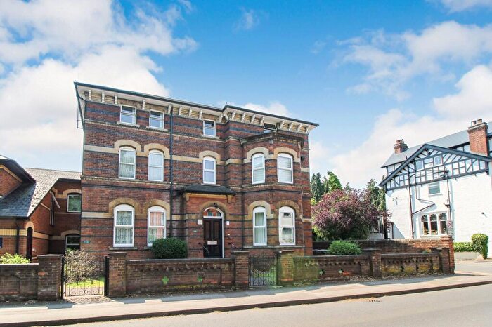 2 Bedroom Flat For Sale In Tilehurst Road, Windsor Court, RG1