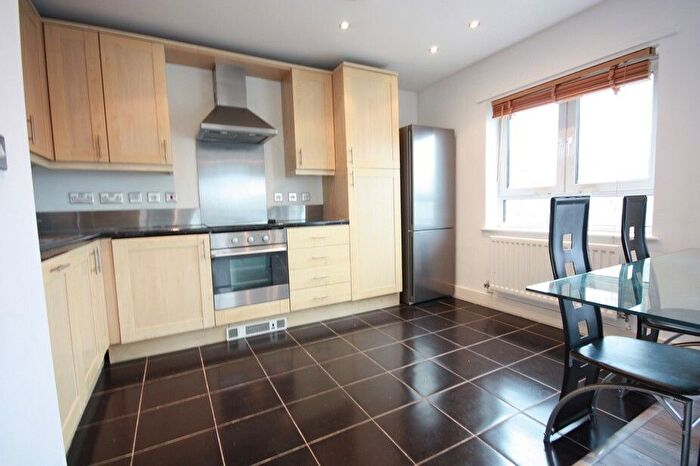 2 Bedroom Flat To Rent In Grove Crescent Road, Stratford, London, E15