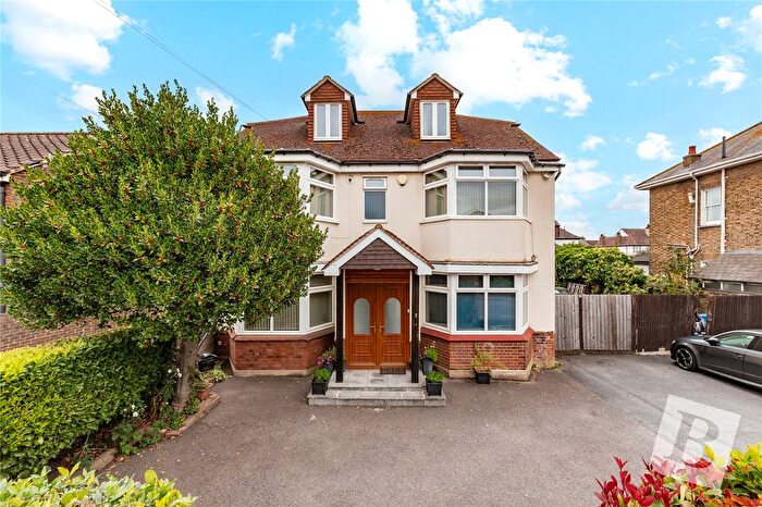 6 Bedroom Detached House For Sale In Lennox Road, Gravesend, Kent, DA11