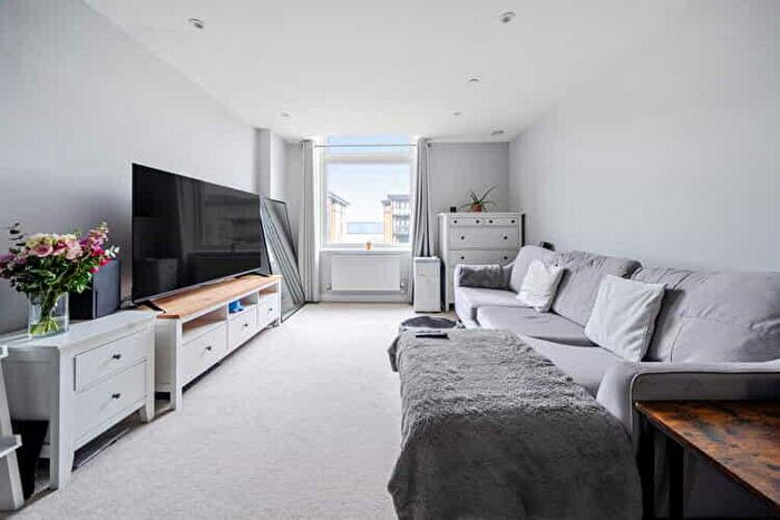 1 Bedroom Flat For Sale In Bessemer Road, Welwyn Garden City, AL7