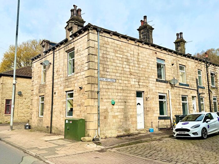 3 Bedroom End Of Terrace House To Rent In Glen View Street, Portsmouth, Todmorden, OL14