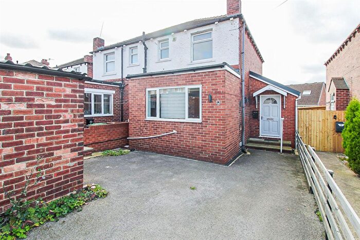 2 Bedroom Semi-detached House For Sale In Hirstlands Drive, Ossett, WF5