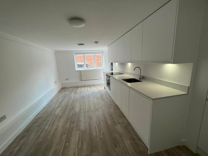 Studio To Rent In Finchley Road, London, NW11