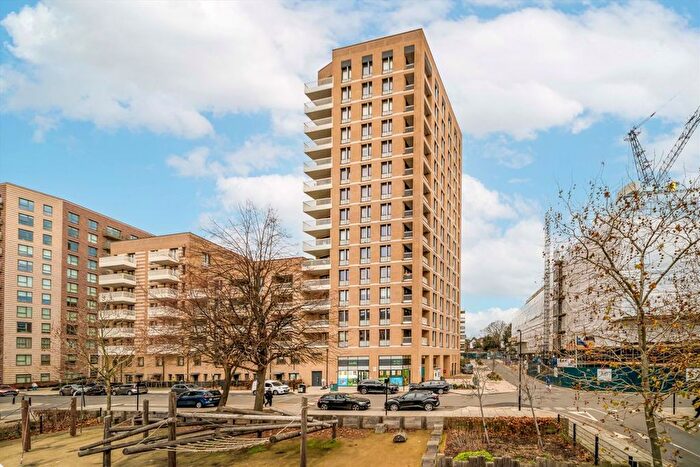 2 Bedroom Flat To Rent In Hanbury Road, Acton, W3