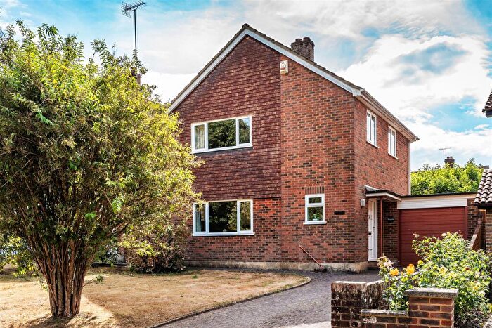 3 Bedroom Detached House For Sale In Stoneleigh Road, Limpsfield Chart, Oxted, RH8