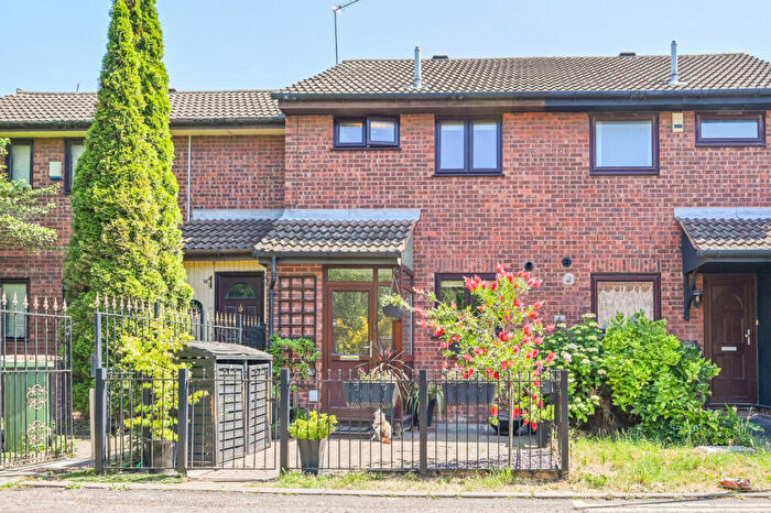 2 Bedroom Terraced House For Sale In Fleetwood Close, Royal Docks, London, E16