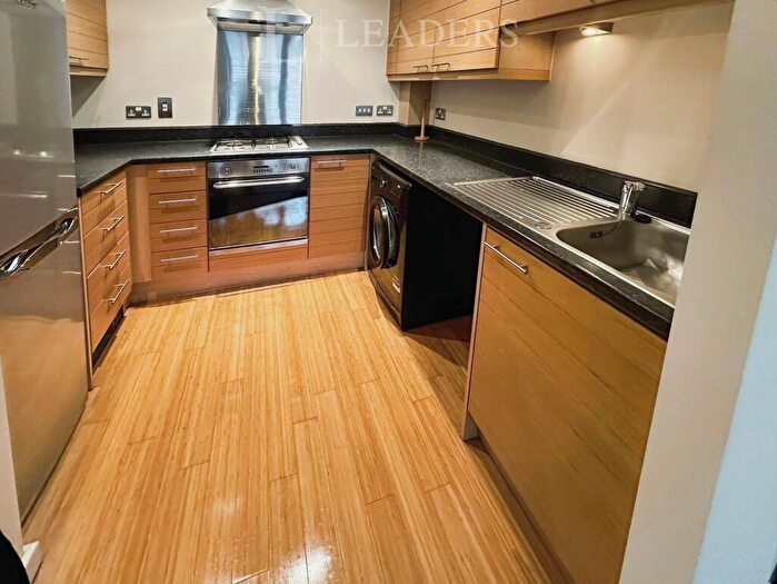 2 Bedroom Apartment To Rent In West Gate Plaza, B70