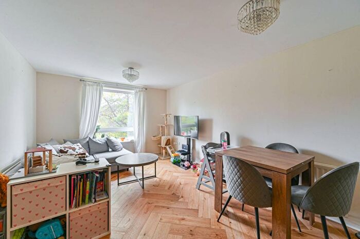 1 Bedroom Flat To Rent In Argyll Road, Woolwich, London, SE18