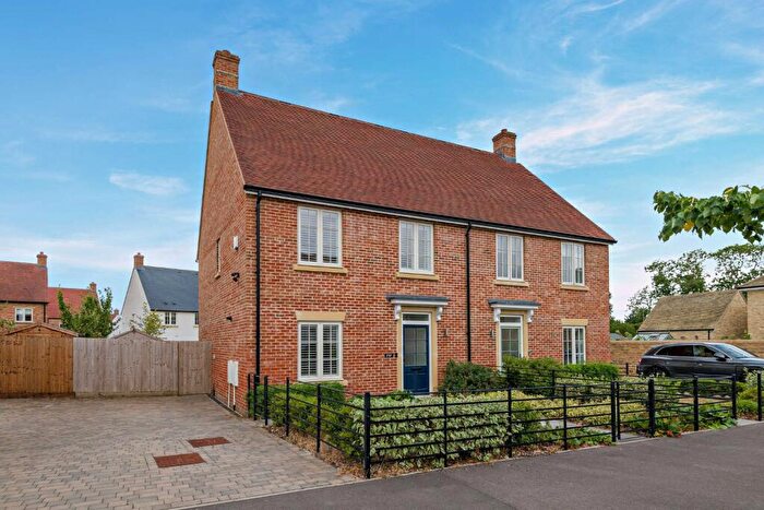 3 Bedroom Semi-Detached House To Rent In Cowells Road, Woodstock, Oxfordshire, OX20