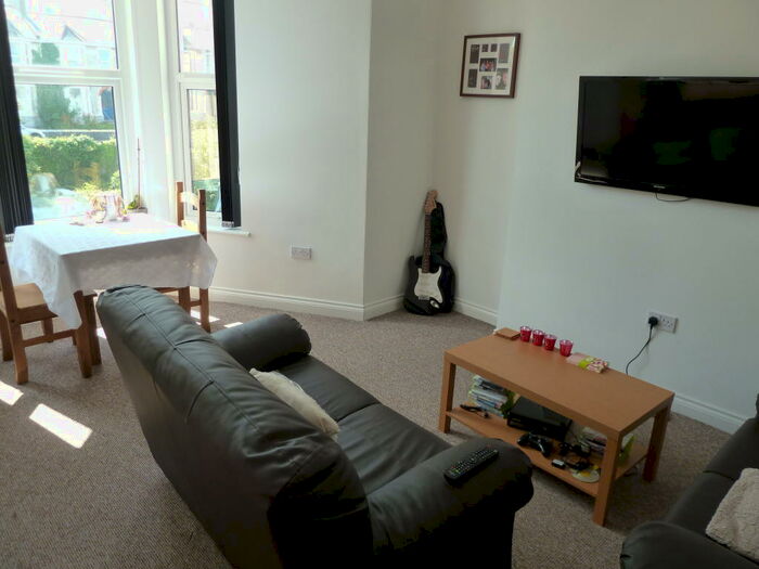 1 Bedroom Apartment To Rent In Ermington Terrace, Flat, PL4