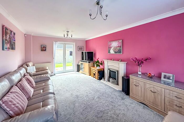 4 Bedroom Detached House For Sale In Stilwells, Rochford, SS4