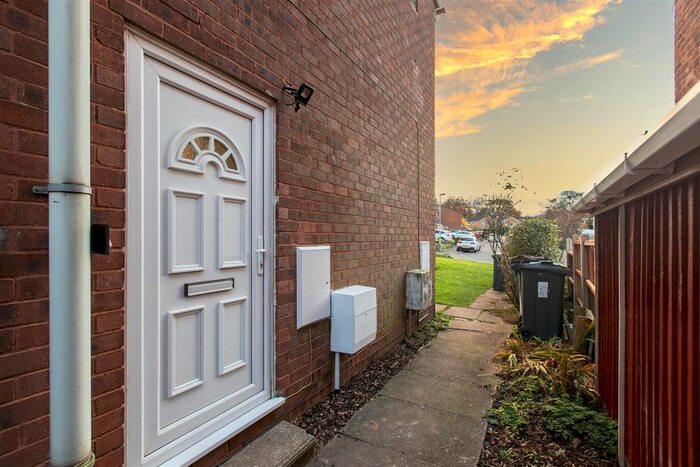 2 Bedroom Flat To Rent In Wellman Croft, Selly Oak, Birmingham, B29