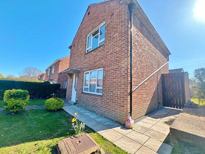 3 Bedroom Semi-Detached House To Rent In Mill Road, Waterlooville, PO7