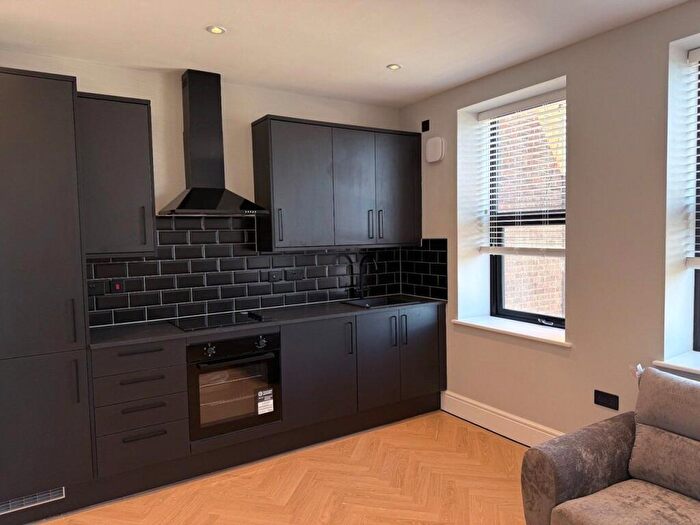 1 Bedroom Flat To Rent In Hall Gate, City Centre, DN1