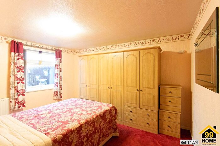 2 Bedroom Bungalow For Sale In Tozer Close, Bournemouth, United Kingdom, BH11