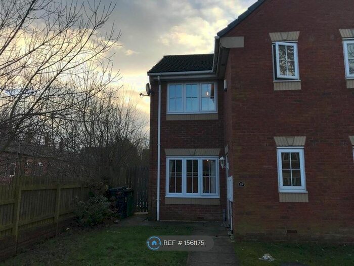 3 Bedroom Semi-Detached House To Rent In Spring Place Gardens, Mirfield, WF14