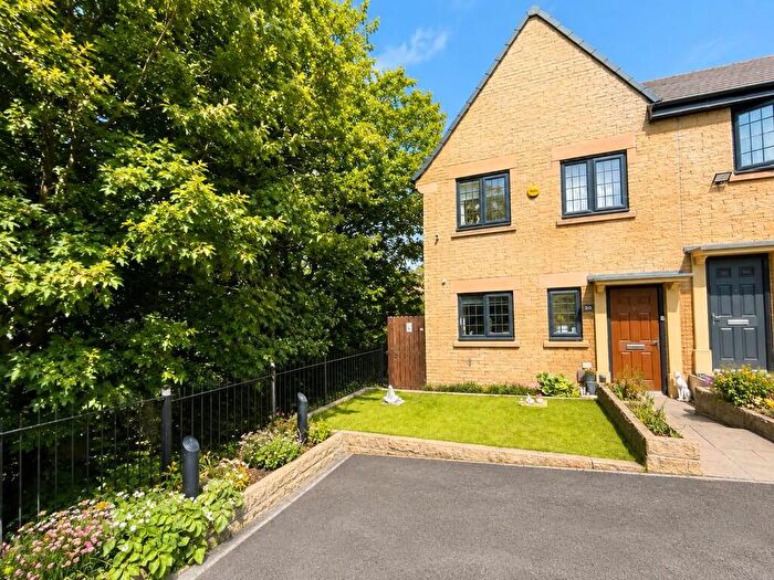 3 Bedroom Semi Detached House For Sale In Beck Bridge Lane, Allerton, Bradford, BD15