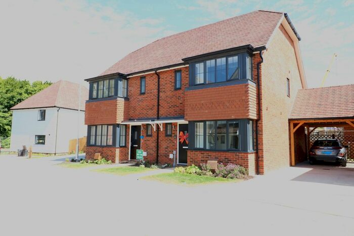 3 Bedroom Semi-Detached House To Rent In Lily Drive, Hinxhill Park, TN24