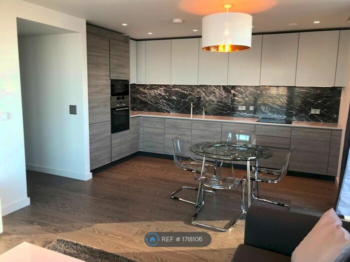 2 Bedroom Flat To Rent In Pilot Walk, London, SE10