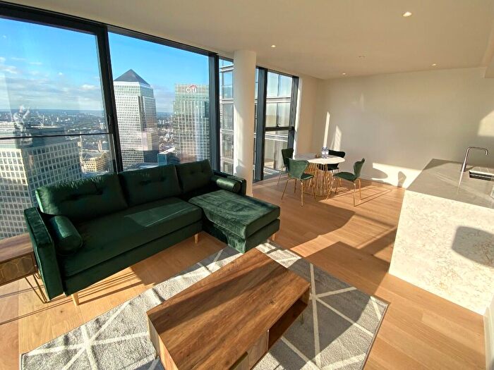 2 Bedroom Apartment To Rent In Marsh Wall, London, E14