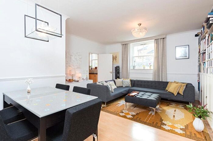 2 Bedroom Flat To Rent In St Thomas Road, Finsbury Park, N4