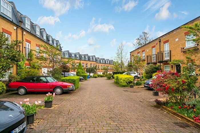 2 Bedroom Property To Rent In Layton Place, Kew, Richmond, Surrey, TW9