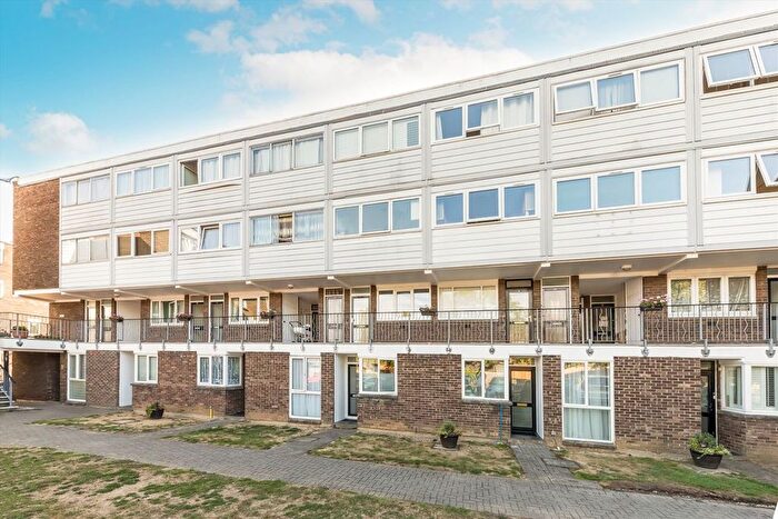 Studio For Sale In Fairlea Place, Ealing, W5