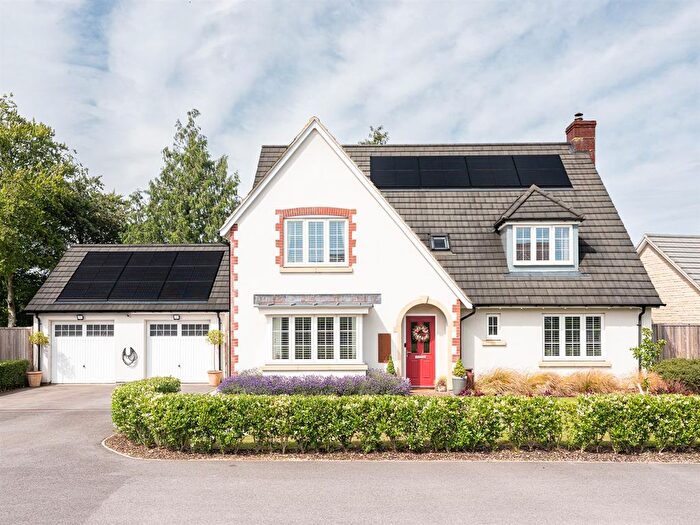 4 Bedroom Detached House For Sale In Studley Gardens, Studley, Calne, SN11