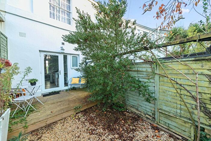 1 Bedroom Flat For Sale In Eastgate Street, Winchester, Hampshire, SO23