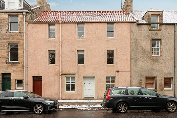 2 Bedroom Flat For Sale In South Street, St Andrews, Fife, KY16