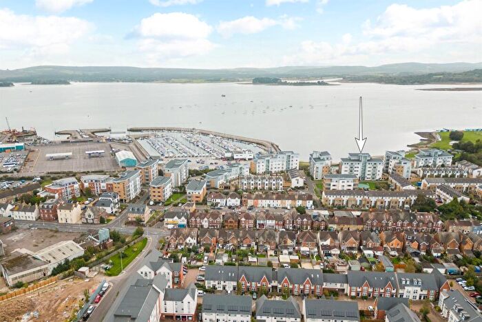 2 Bedroom Flat For Sale In Poole, BH15